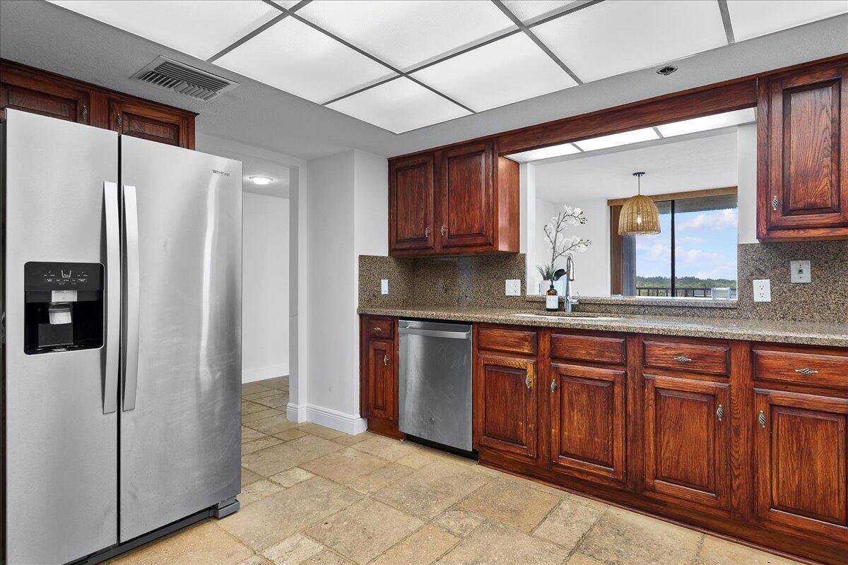 ATLANTIC VIEW BEACH CLUB - Residential Lease