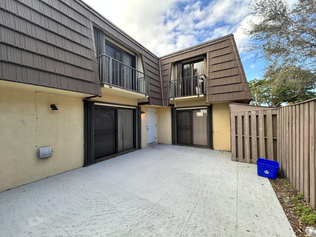 Photo of 705 7th Court, Palm Beach Gardens, FL 33410 (MLS # R11159318)