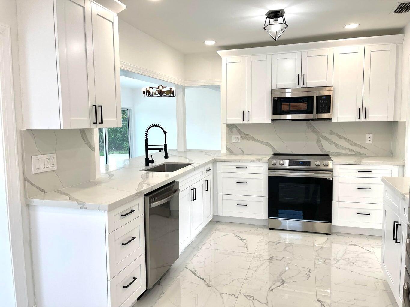 861 NW 7th Street