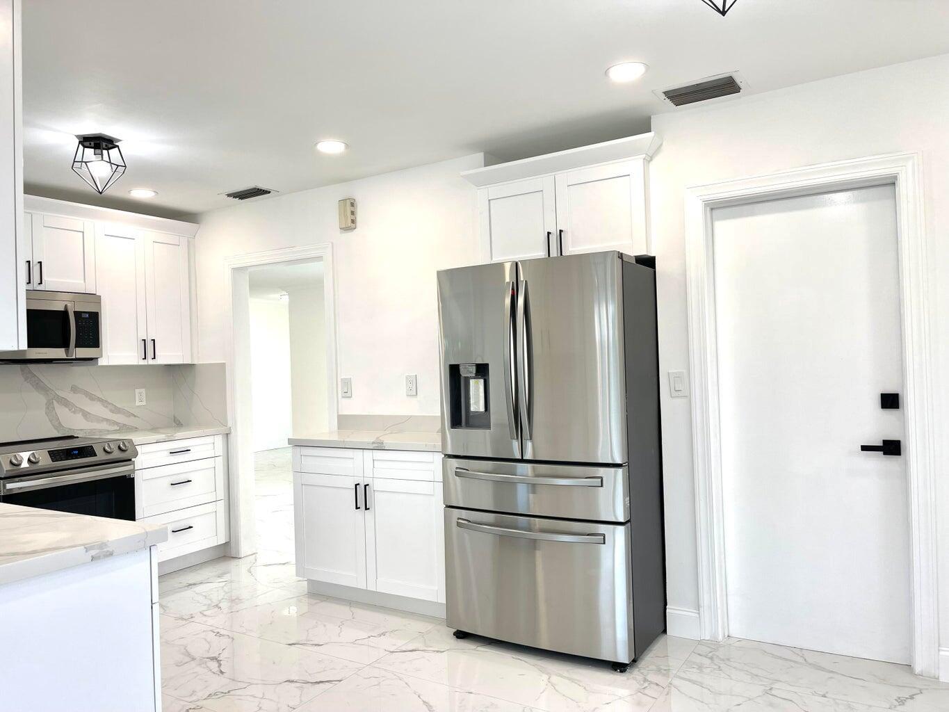 861 NW 7th Street