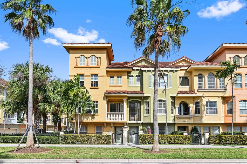 Photo of 2532 Gardens Parkway, Palm Beach Gardens, FL 33410 (MLS # R10959442)