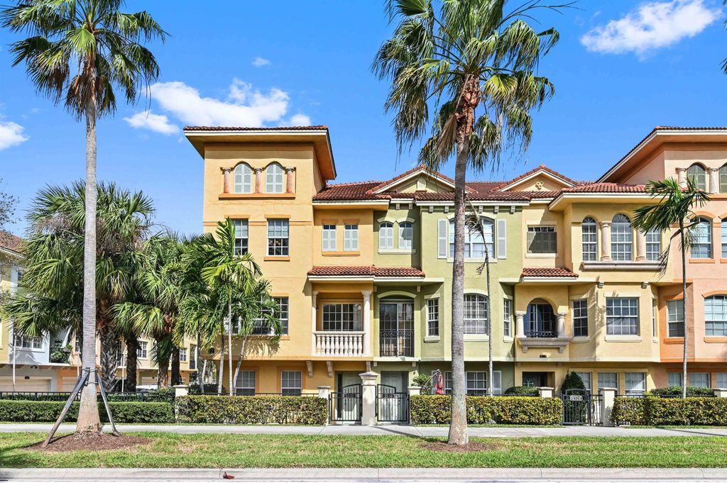 Photo of 2532 Gardens Parkway, Palm Beach Gardens, FL 33410 (MLS # R10959442)