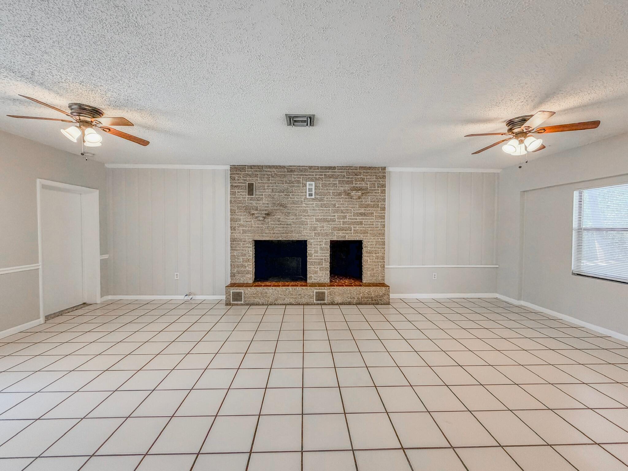 MODEL LAND CO - Residential Lease