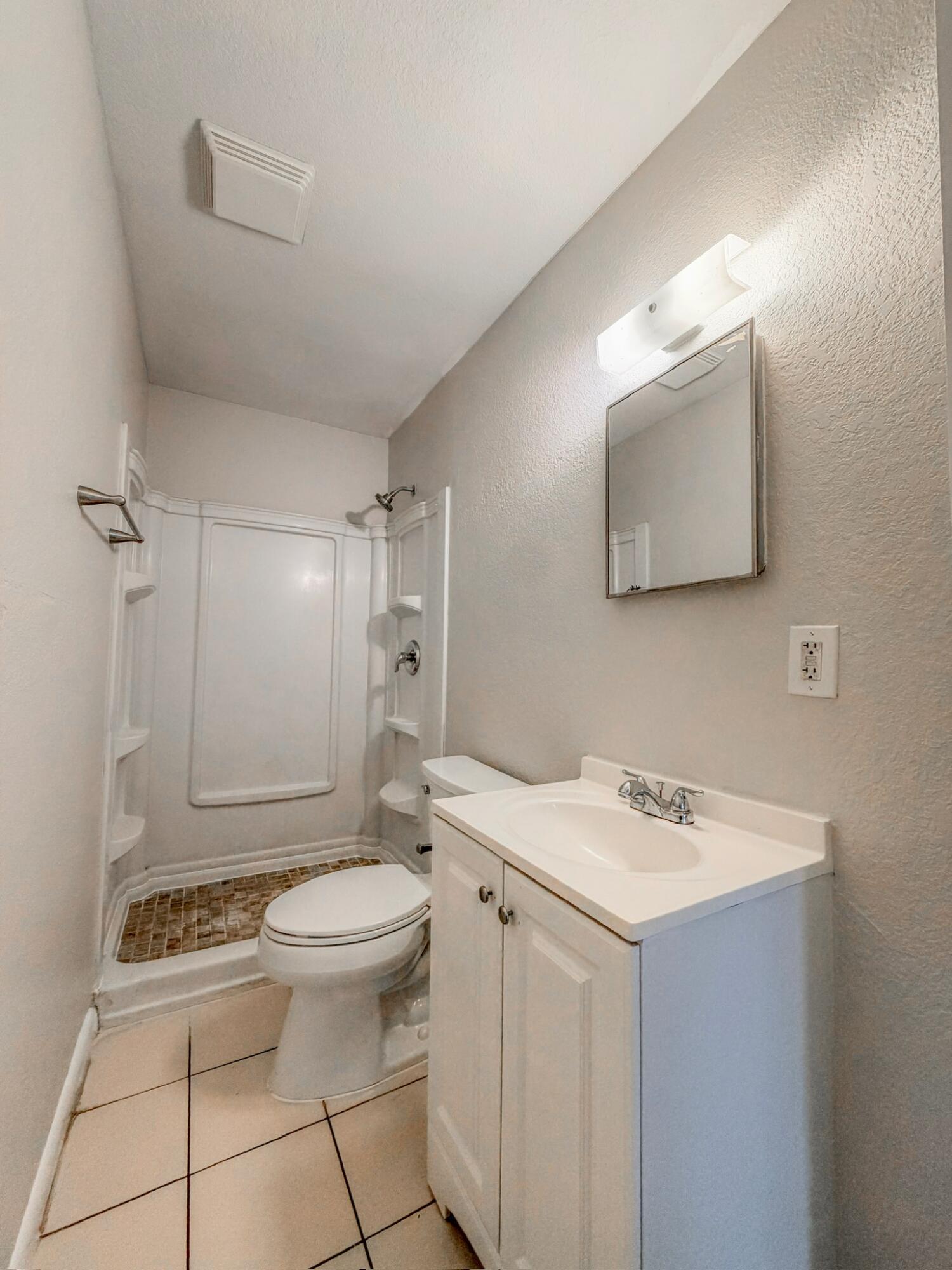 MODEL LAND CO - Residential Lease