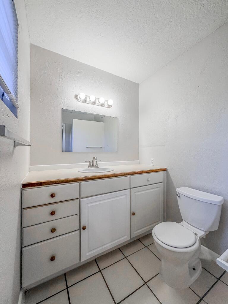 MODEL LAND CO - Residential Lease