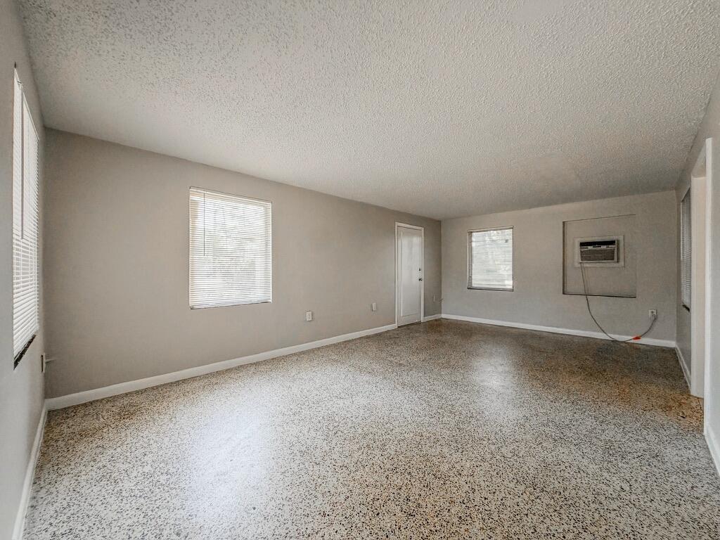 MODEL LAND CO - Residential Lease