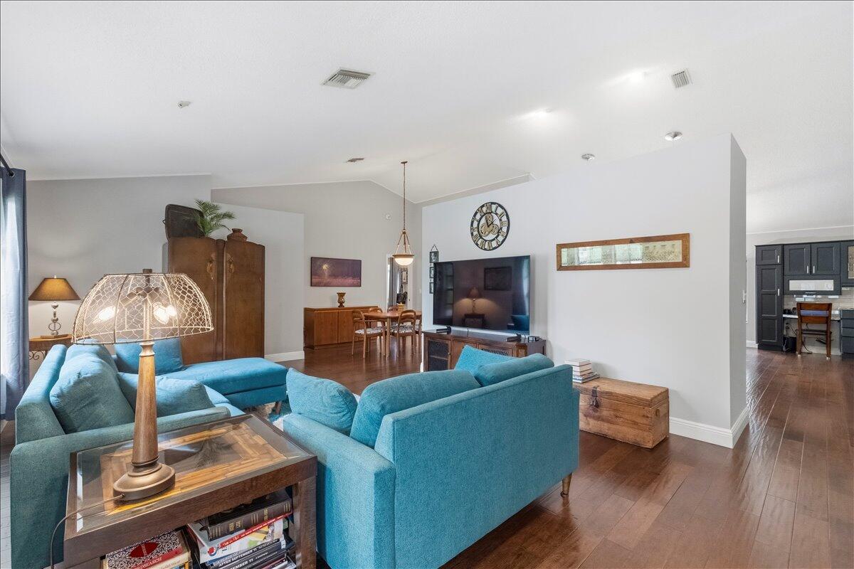 WINSTON PARK - Residential