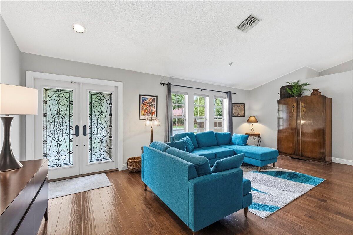 WINSTON PARK - Residential