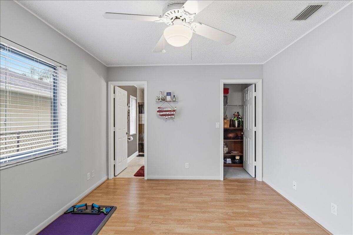 WINSTON PARK - Residential