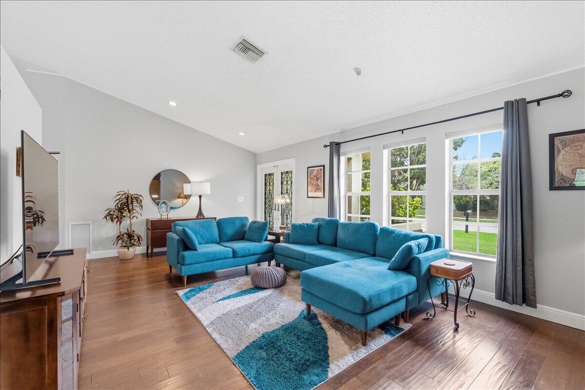 WINSTON PARK - Residential