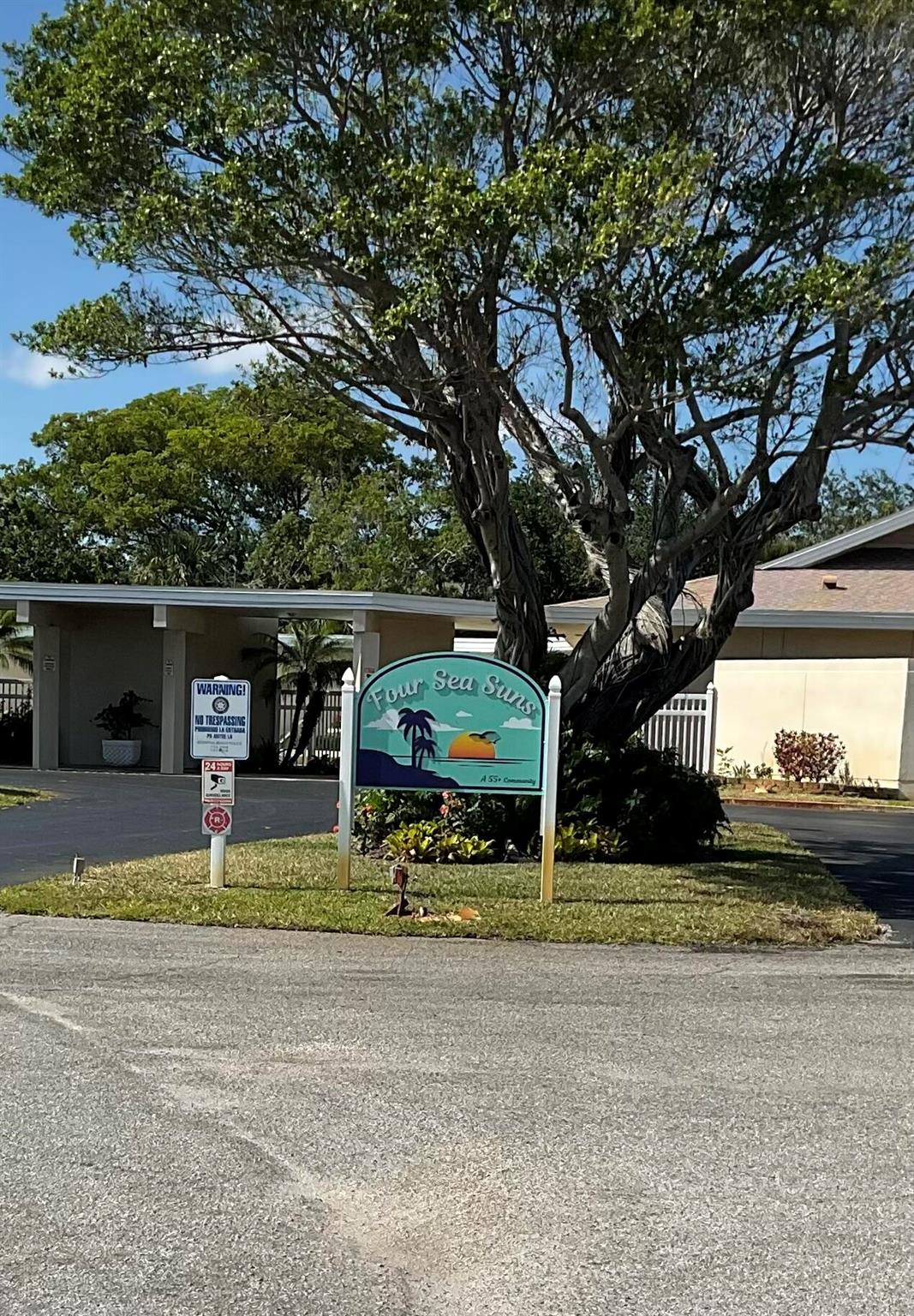 FOUR SEA SUNS CONDOMINIUM - Residential