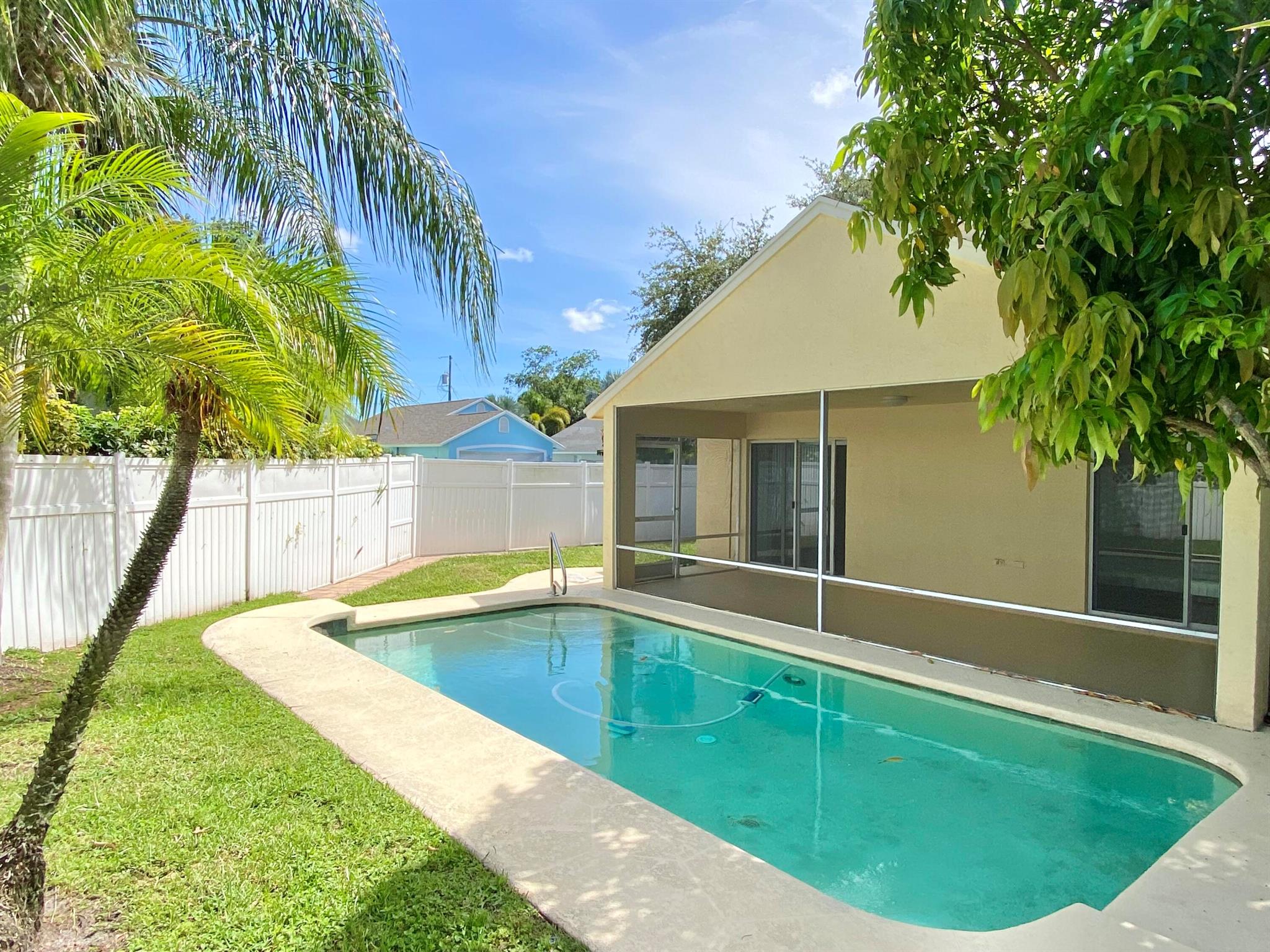103 Pennock Landing Circle