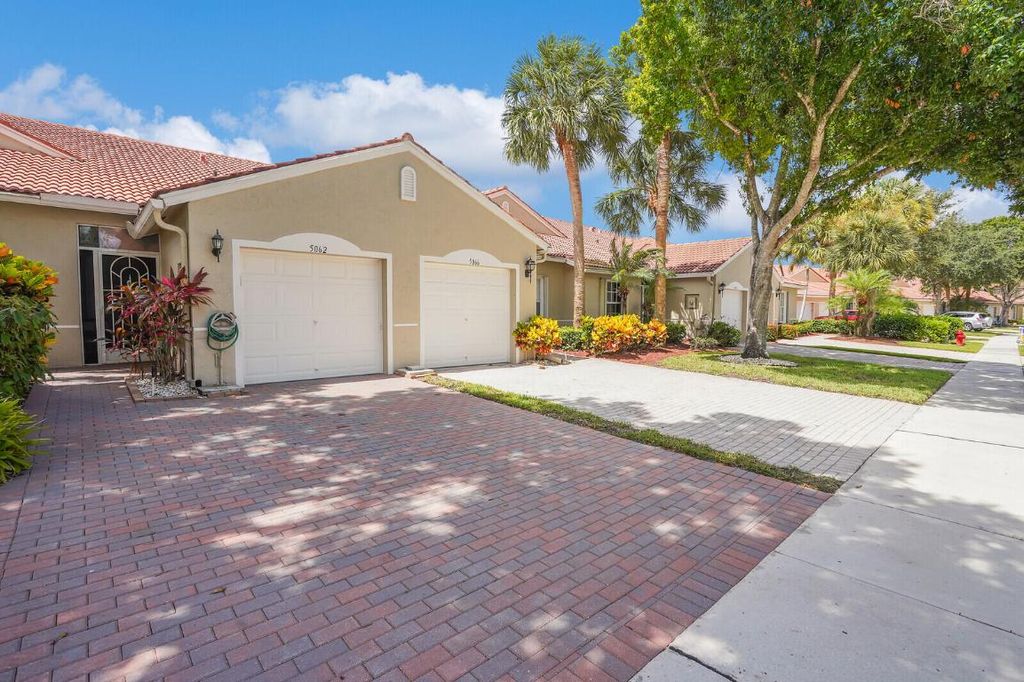 Photo of 5062 Toscana Trail N, Boynton Beach, FL 33437 (MLS # R11109728)