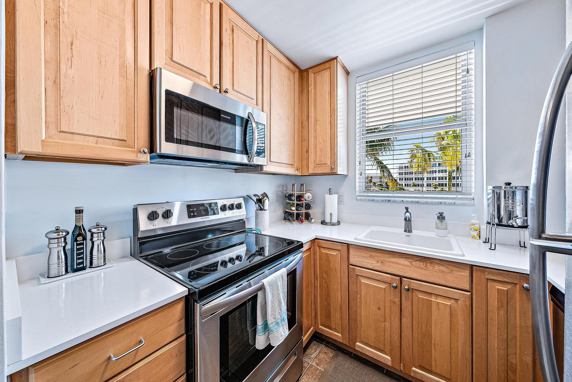 139 Sunrise Avenue 306