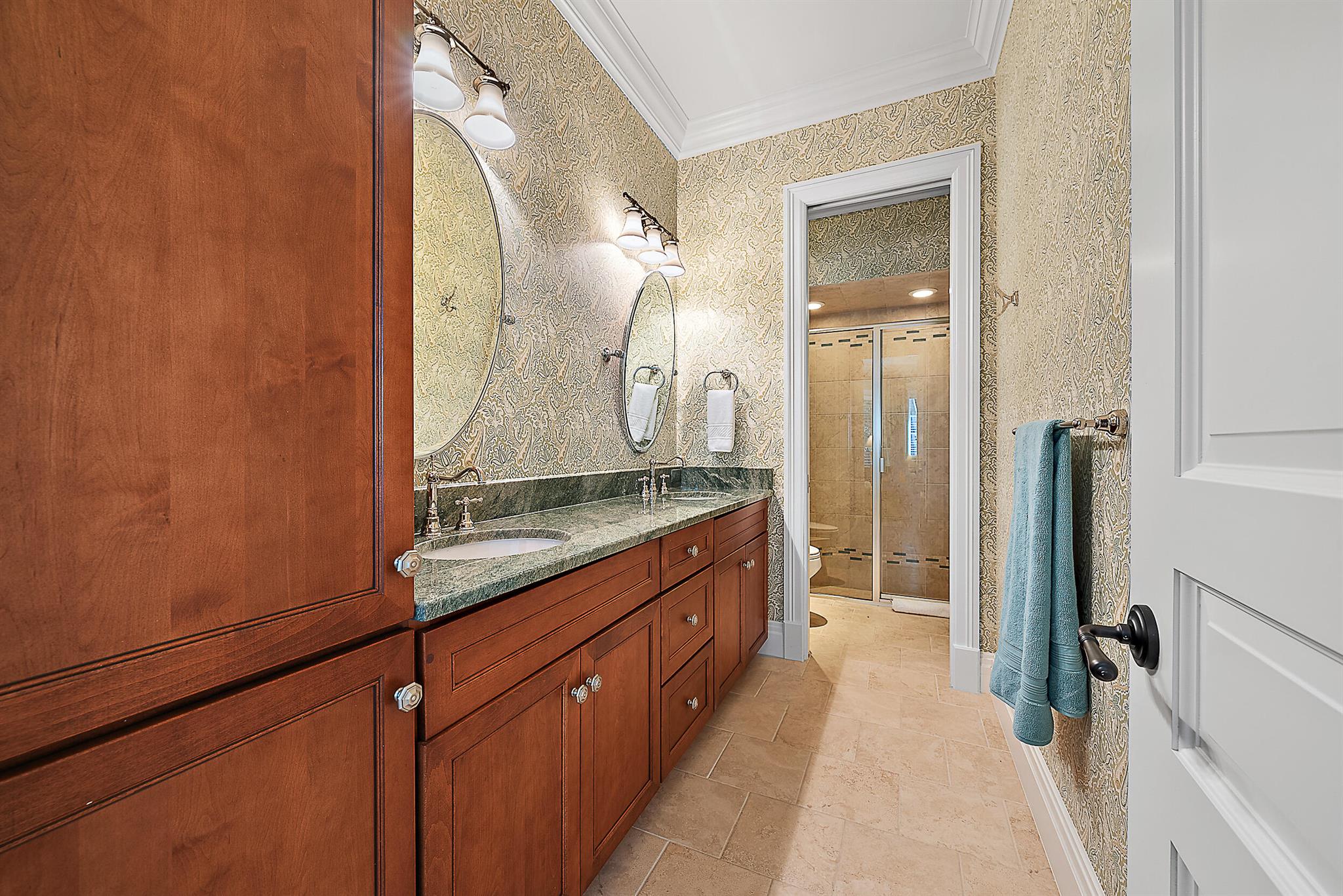 Jupiter Hills Village - Residential