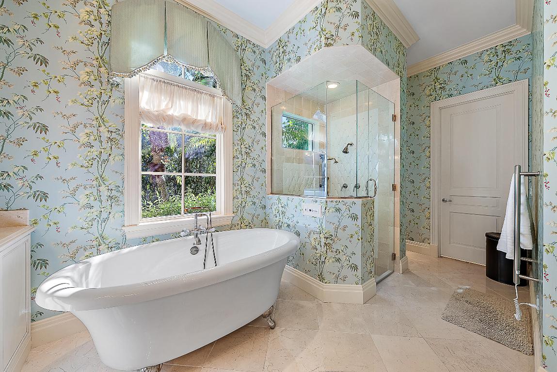 Jupiter Hills Village - Residential