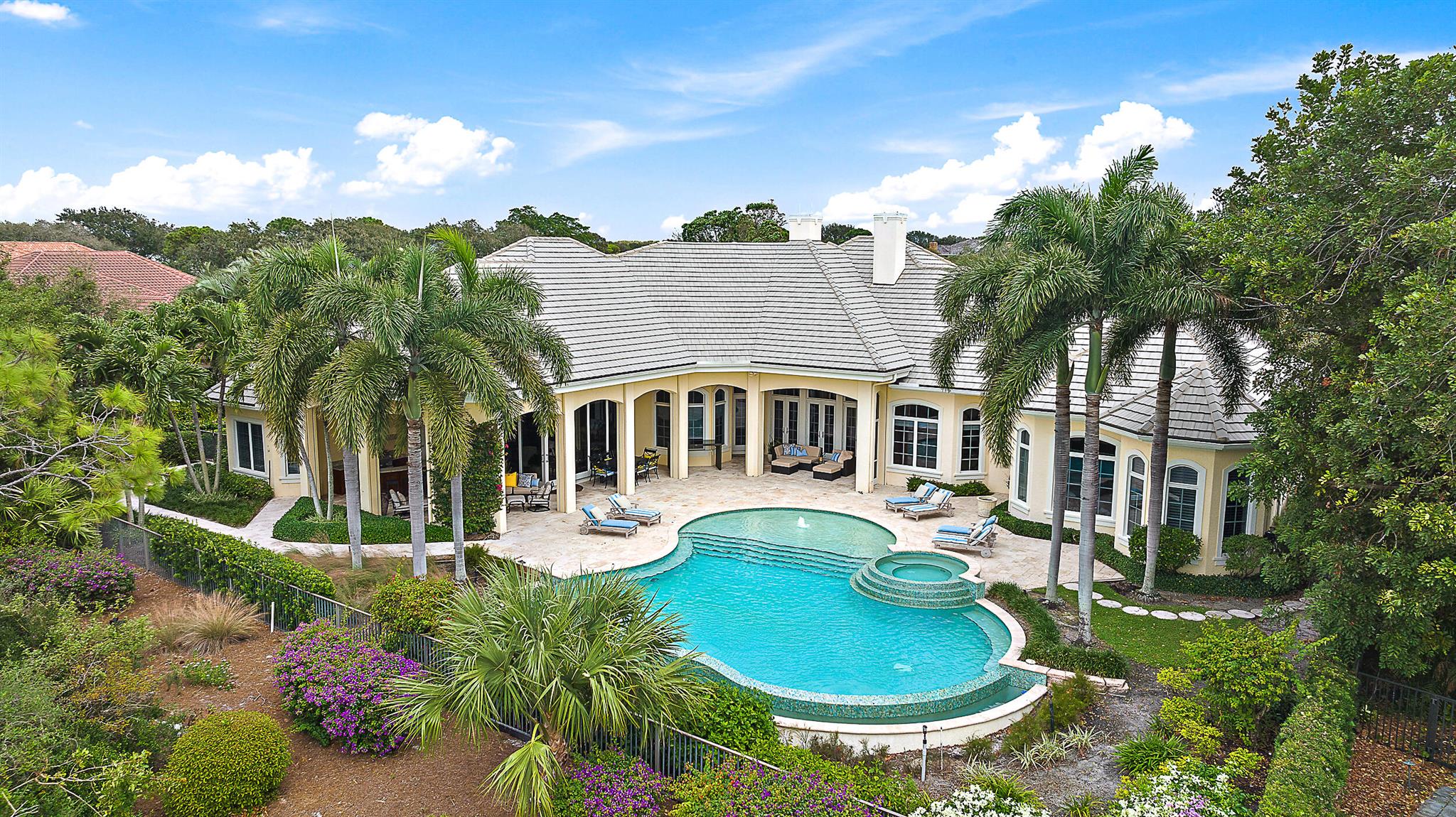 Jupiter Hills Village - Residential