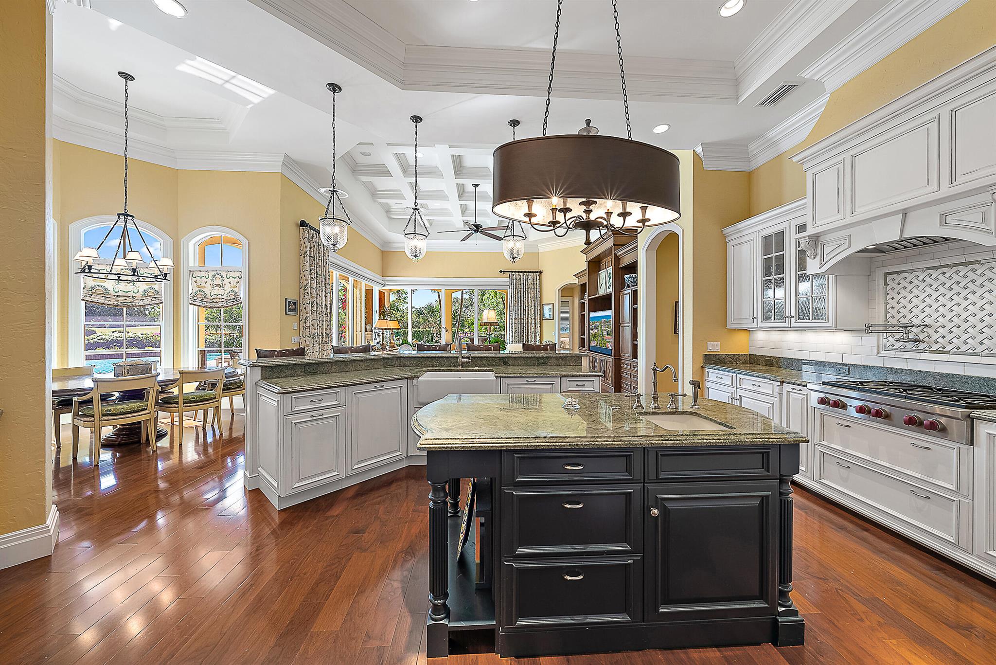 Jupiter Hills Village - Residential