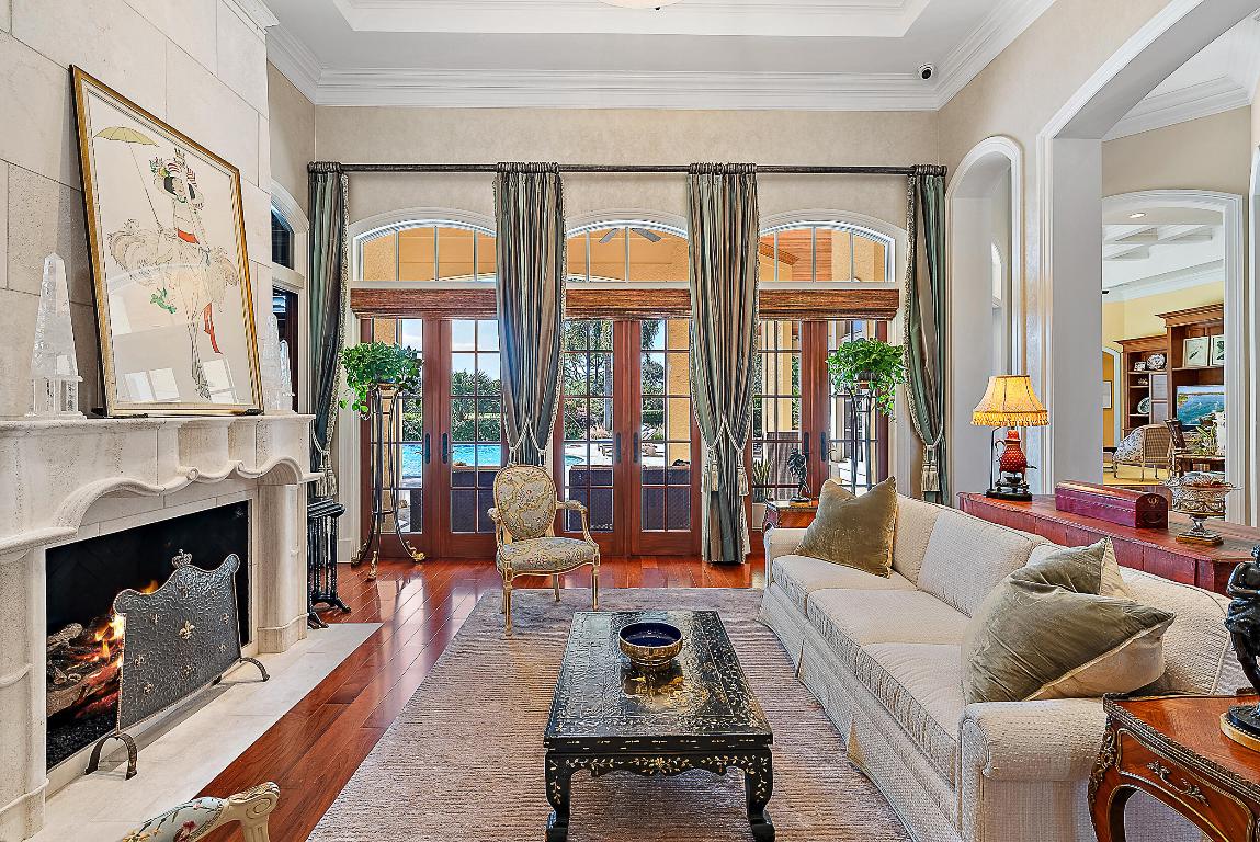 Jupiter Hills Village - Residential