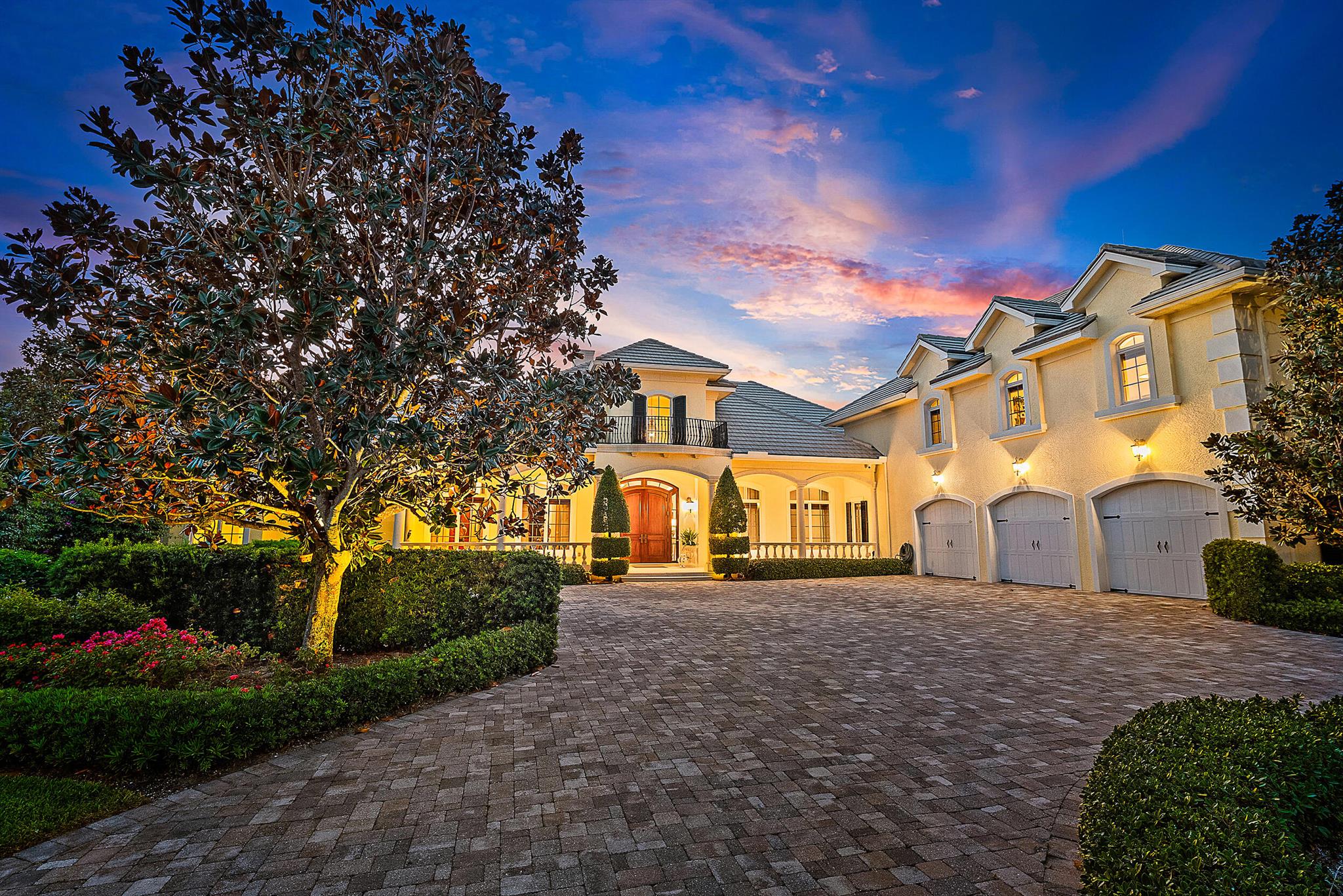 Jupiter Hills Village - Residential