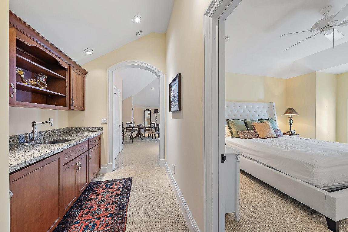 Jupiter Hills Village - Residential