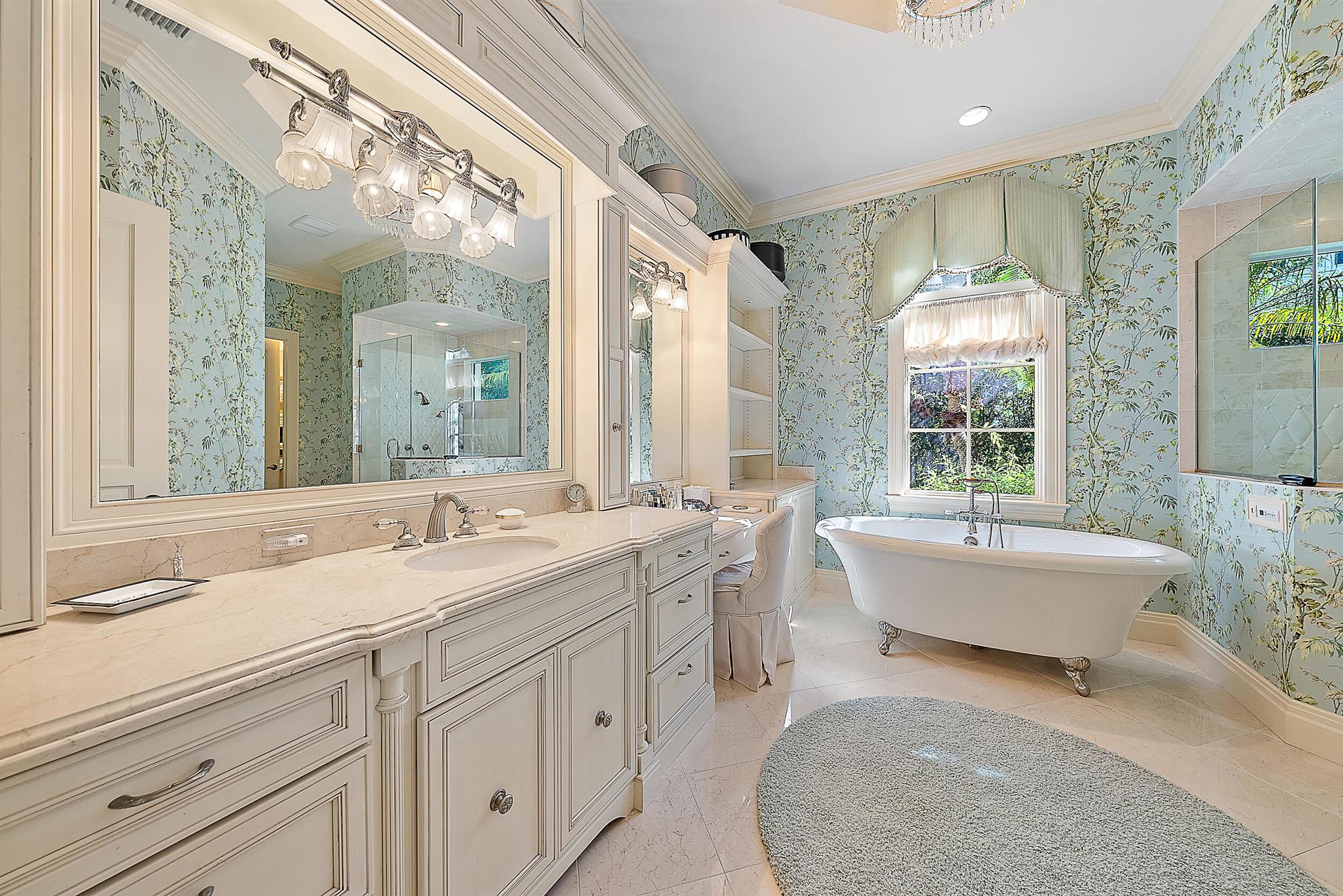 Jupiter Hills Village - Residential