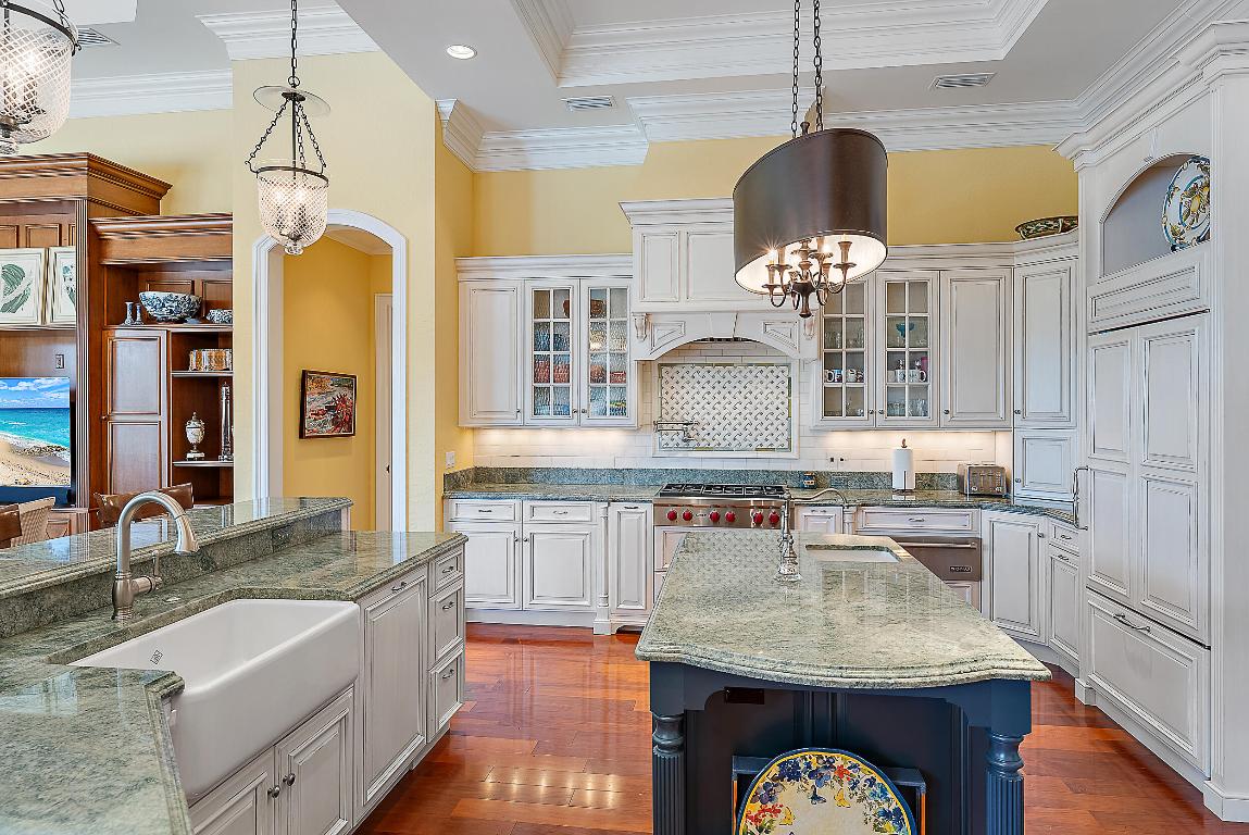 Jupiter Hills Village - Residential