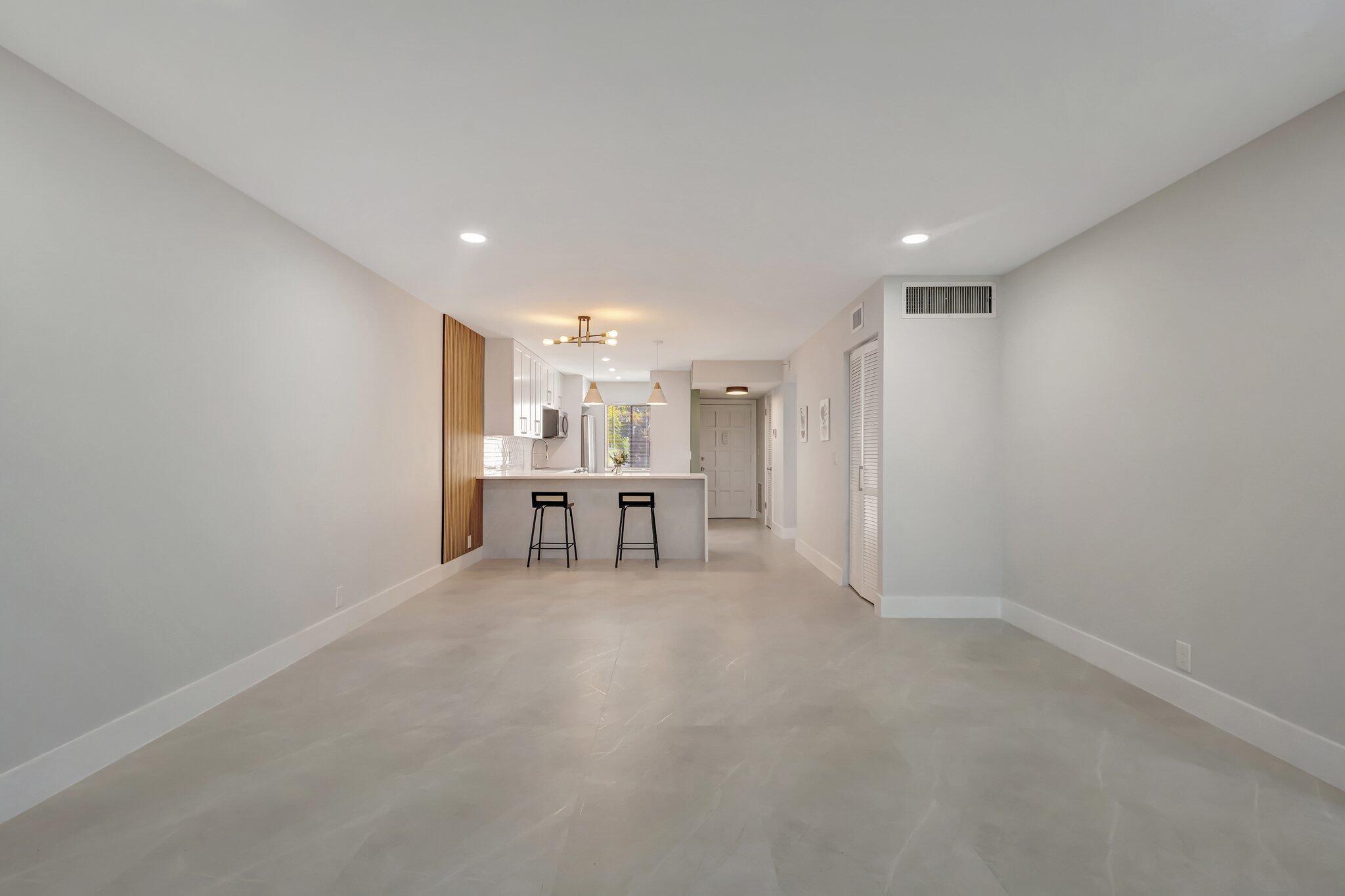 FOUNTAINS OF PALM BEACH C - Residential