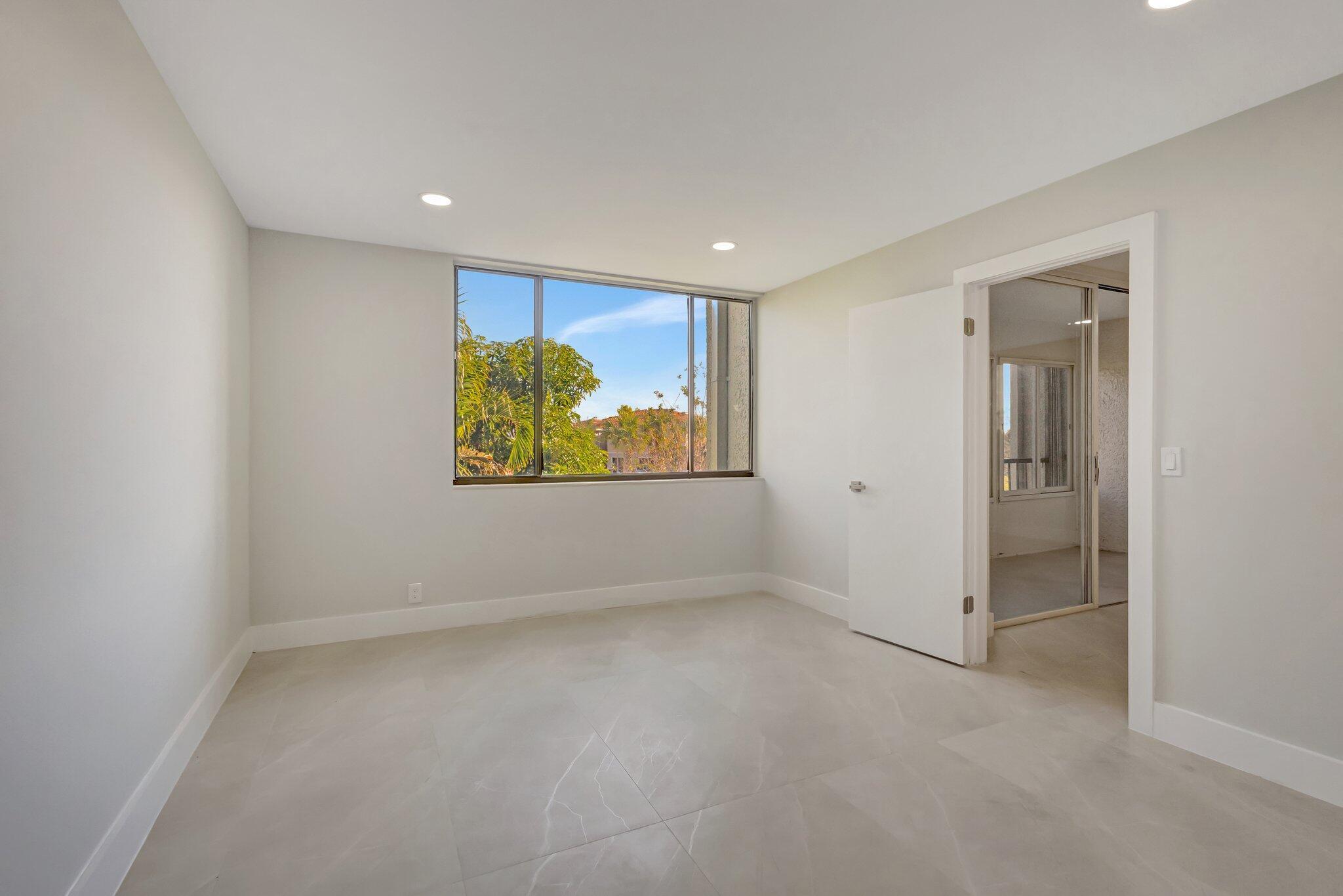 FOUNTAINS OF PALM BEACH C - Residential