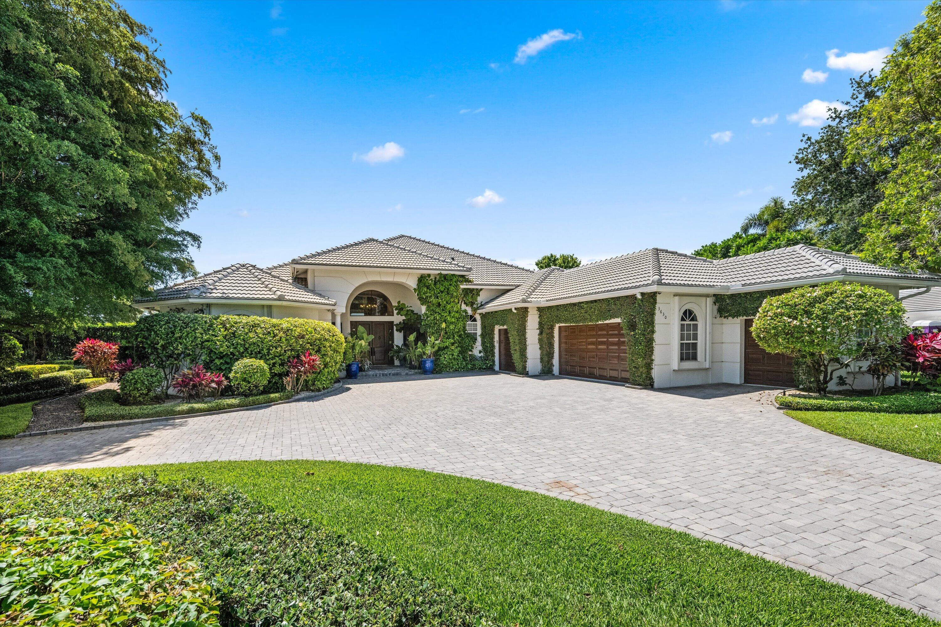EQUESTRIAN CLUB ESTATES 1 - Residential