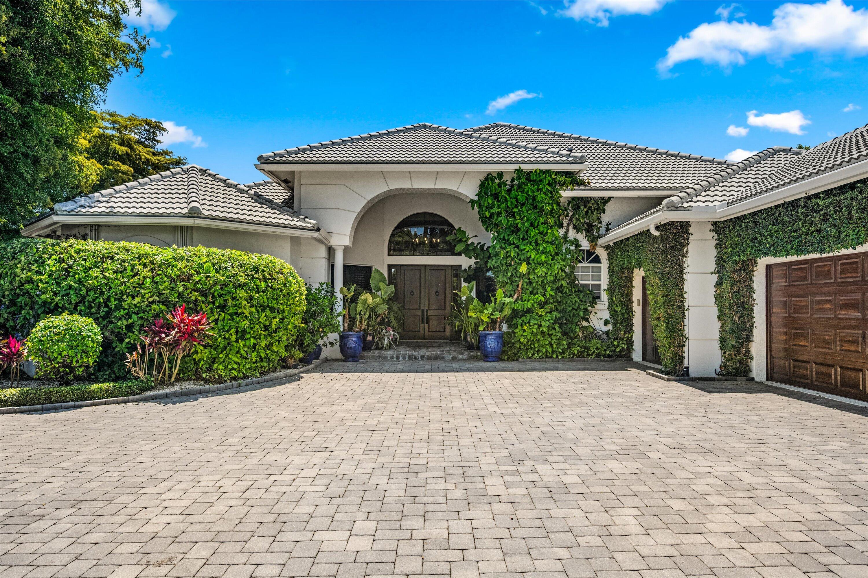 EQUESTRIAN CLUB ESTATES 1 - Residential