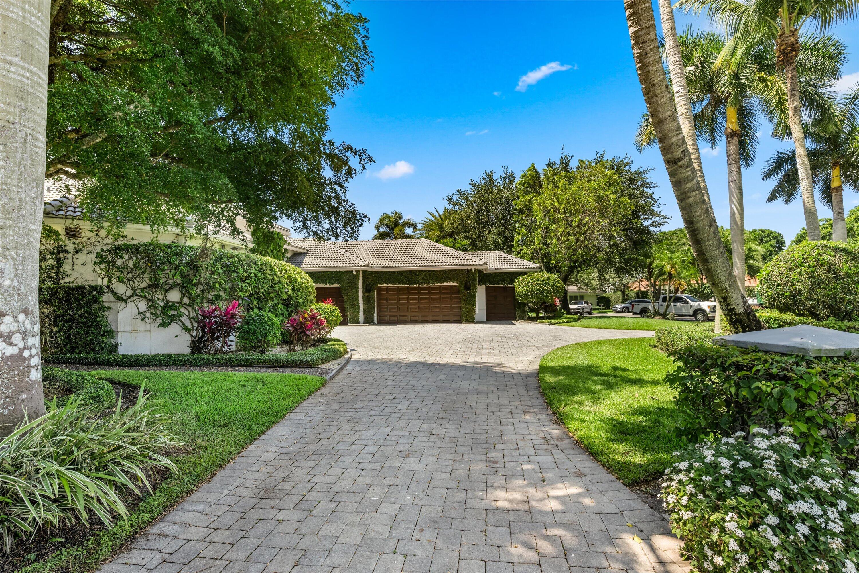 EQUESTRIAN CLUB ESTATES 1 - Residential