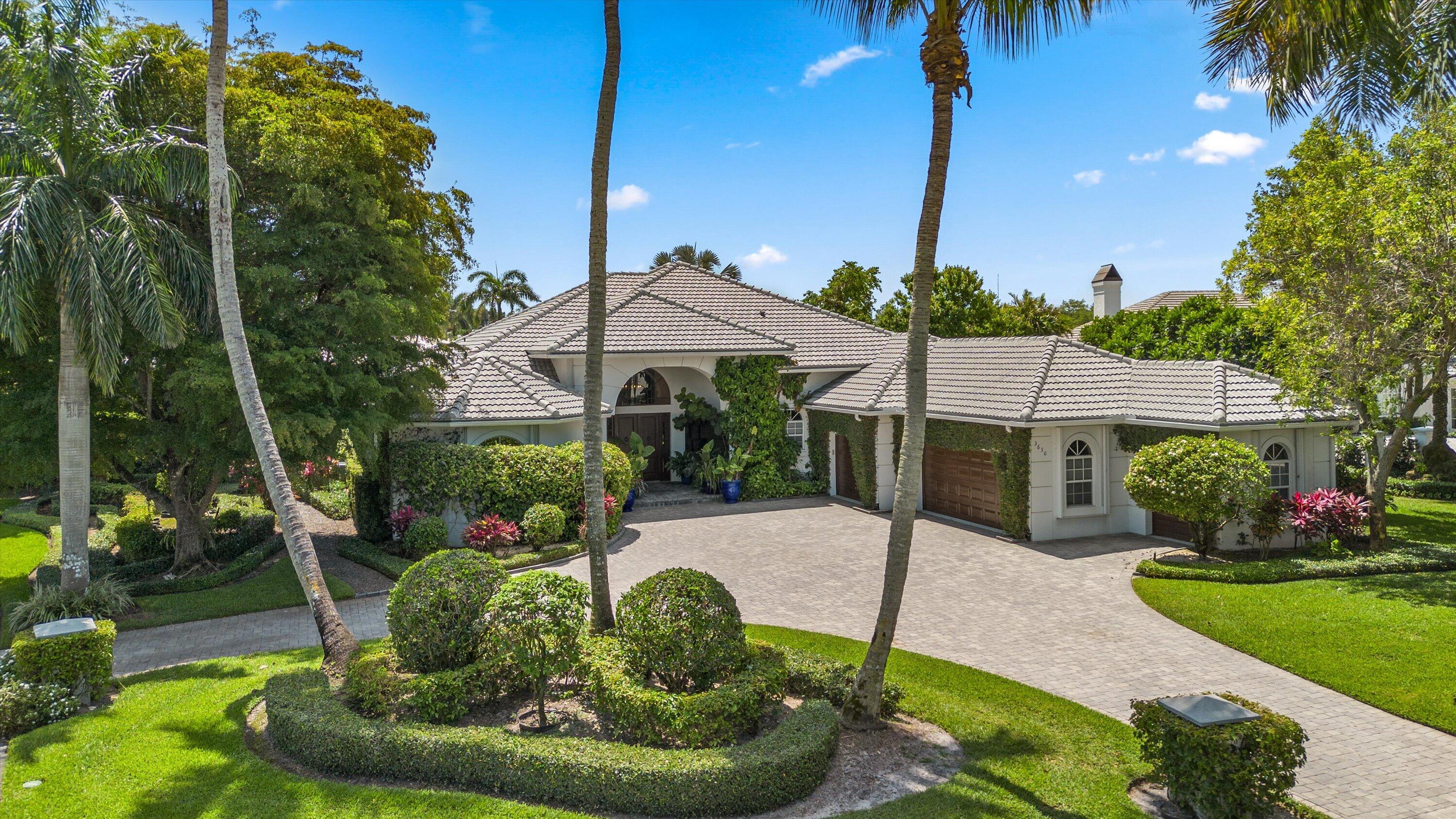 EQUESTRIAN CLUB ESTATES 1 - Residential