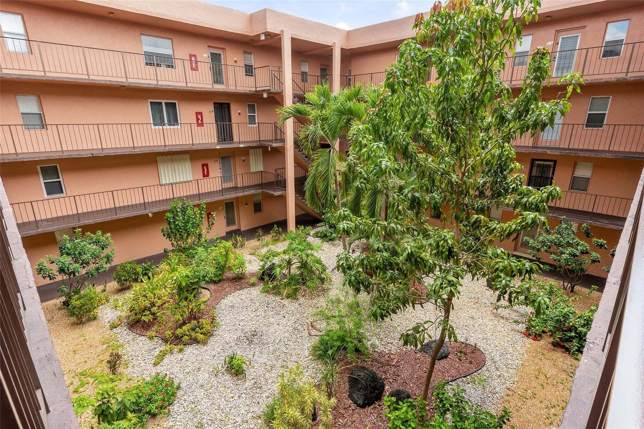 SOMERSET NO 4 CONDO - Residential