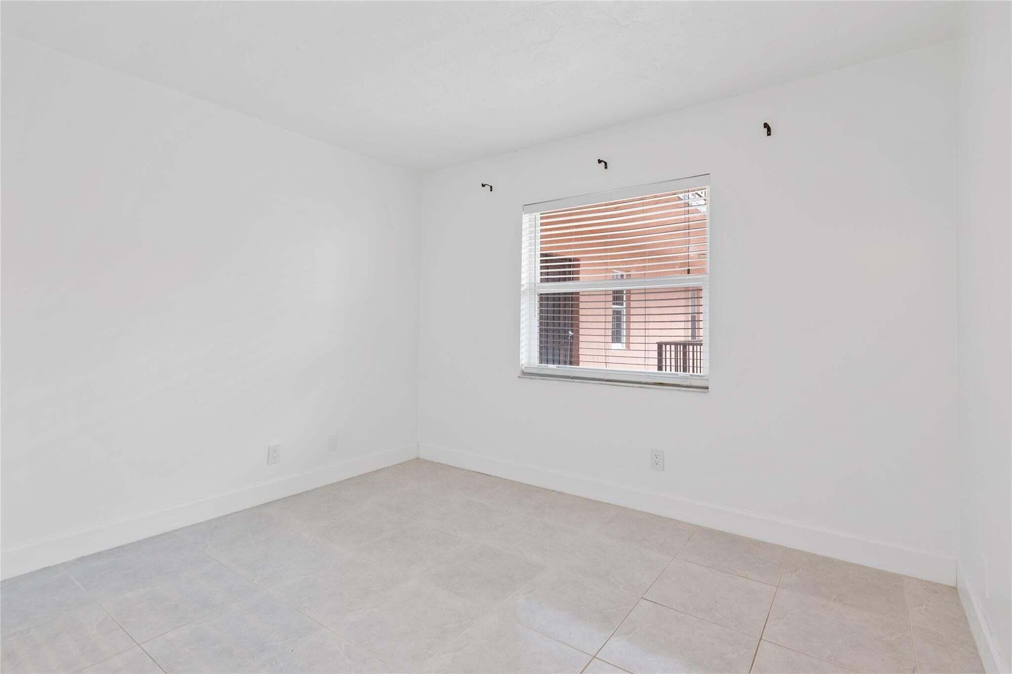 SOMERSET NO 4 CONDO - Residential