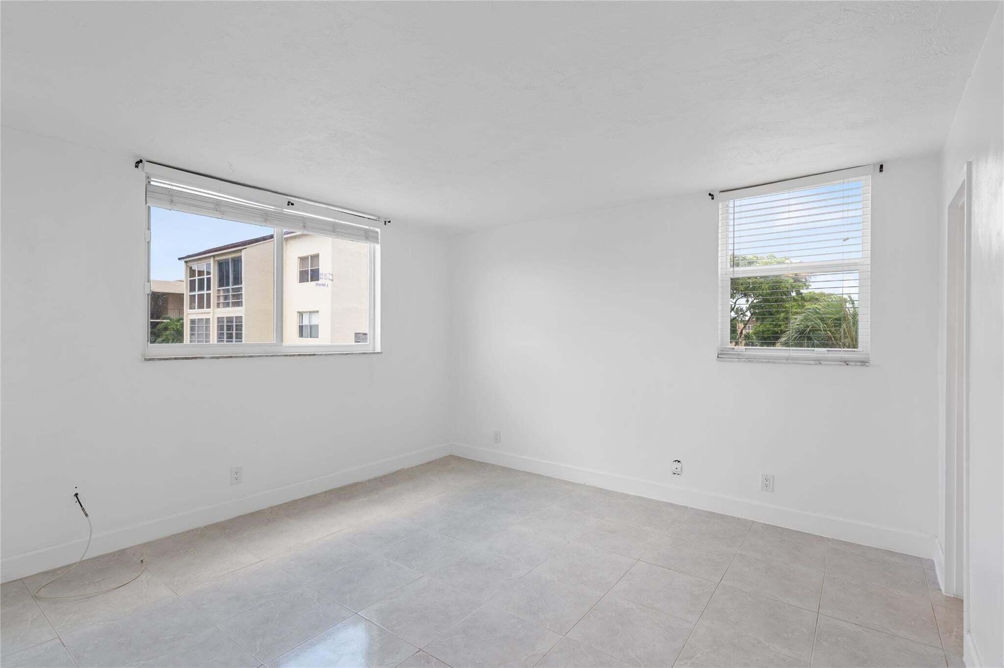 SOMERSET NO 4 CONDO - Residential