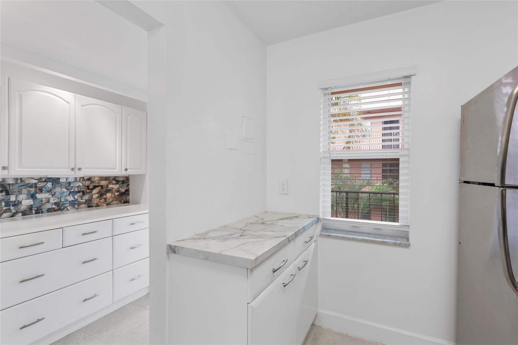 SOMERSET NO 4 CONDO - Residential