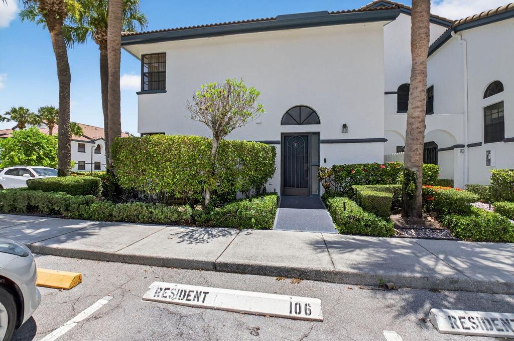 Photo of 5136 Floria Drive #N, Boynton Beach, FL 33437 (MLS # R11155973)