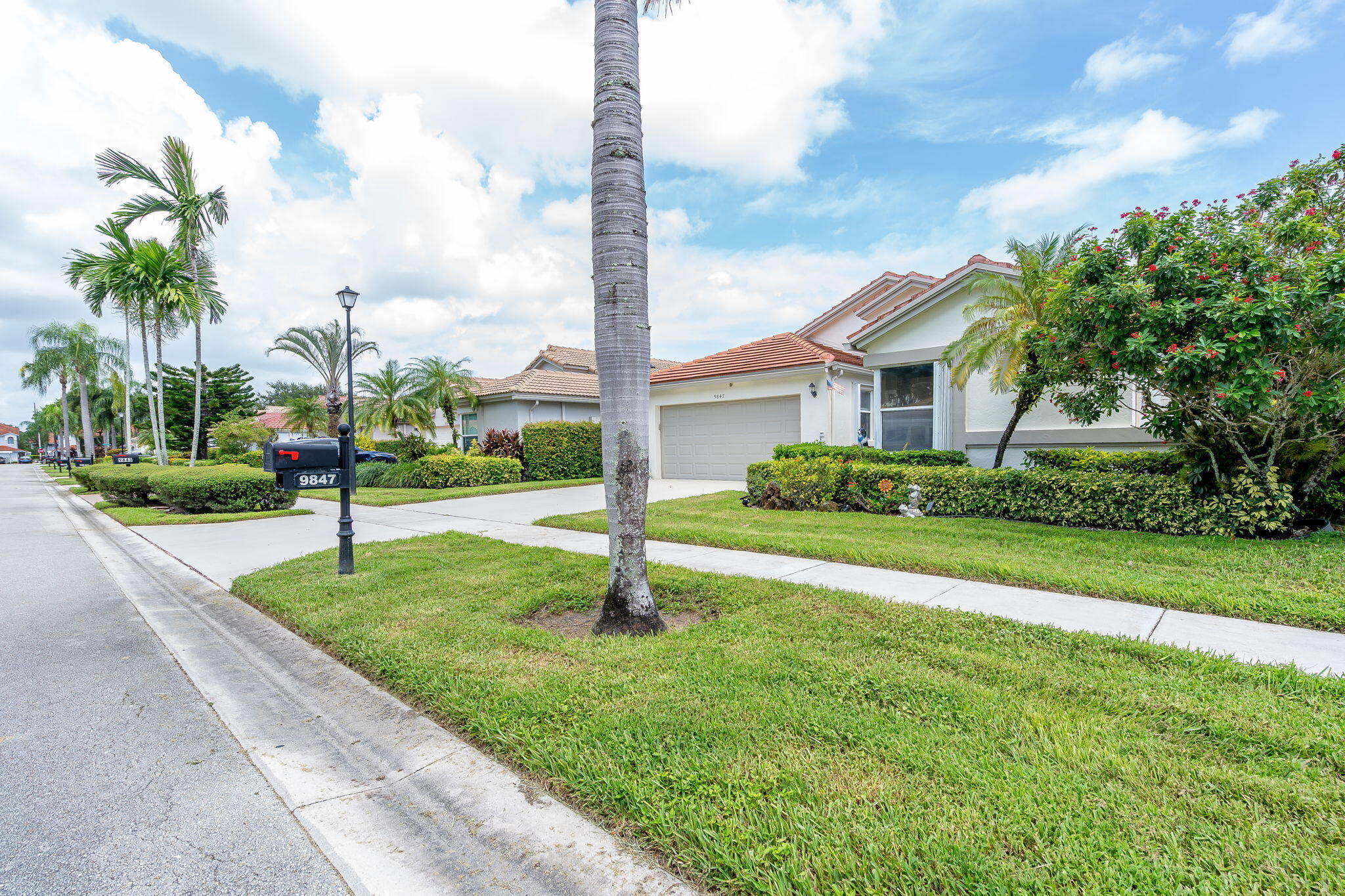 9847 Harbour Lake Circle