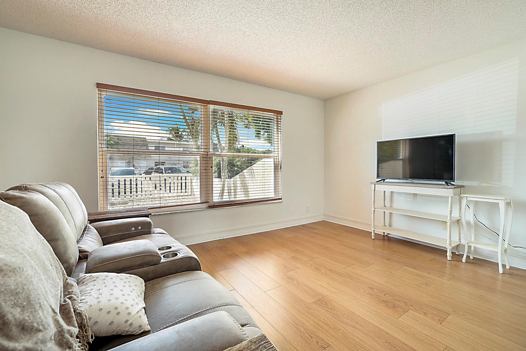 Townhomes of Oriole - Residential