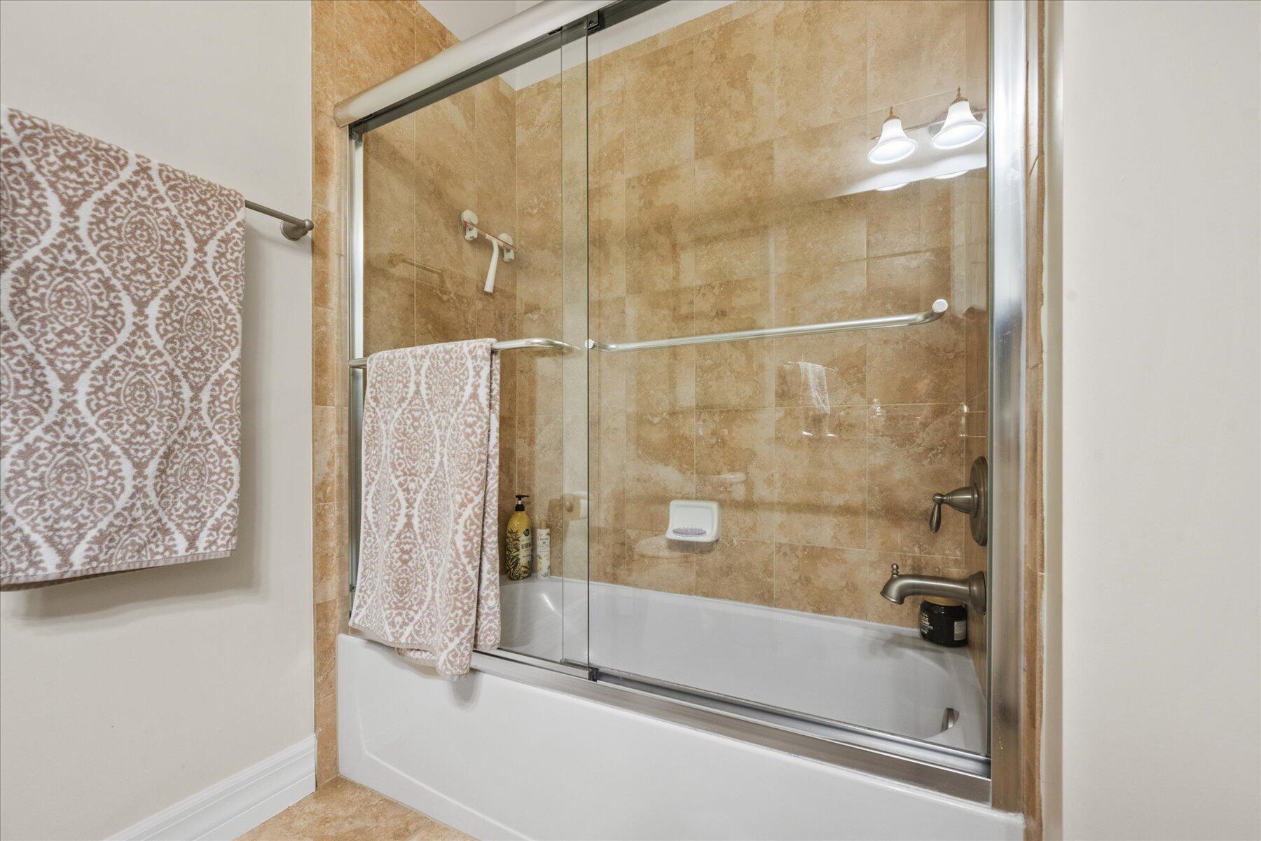 CASTELLINA - Residential Lease