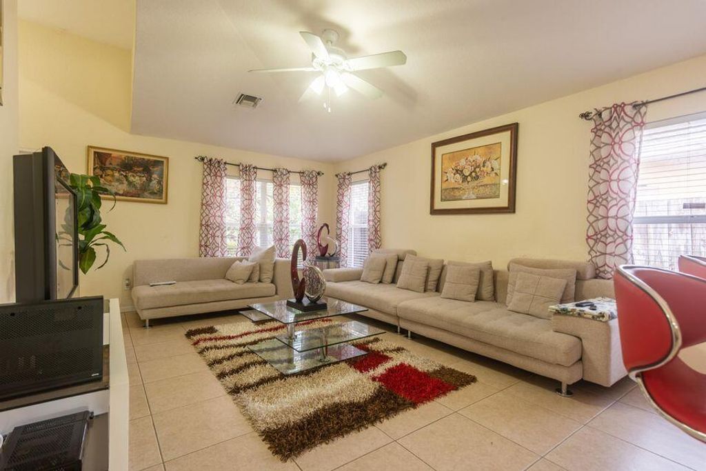 Photo of 307 SW 6th Avenue, Delray Beach, FL 33444 (MLS # R11000808)