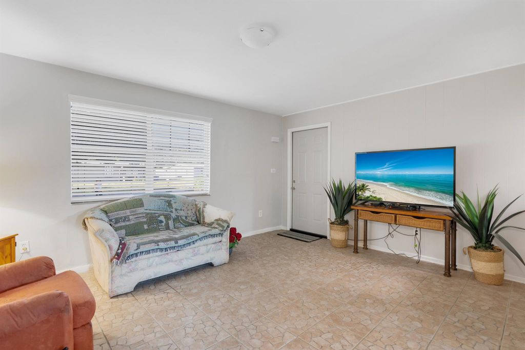 Photo of 44 20th Lane SW, Vero Beach, FL 32962 (MLS # R11050345)