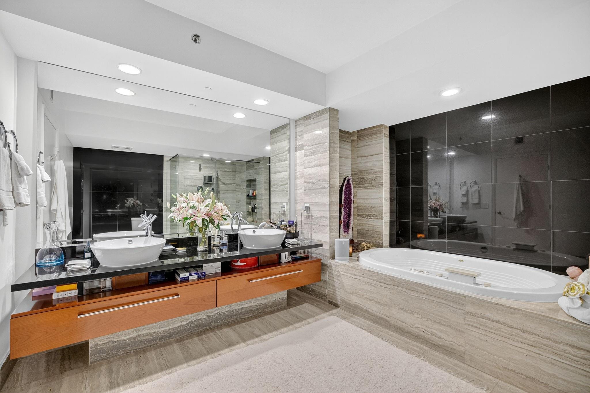 Las Olas Beach Club - Residential Lease