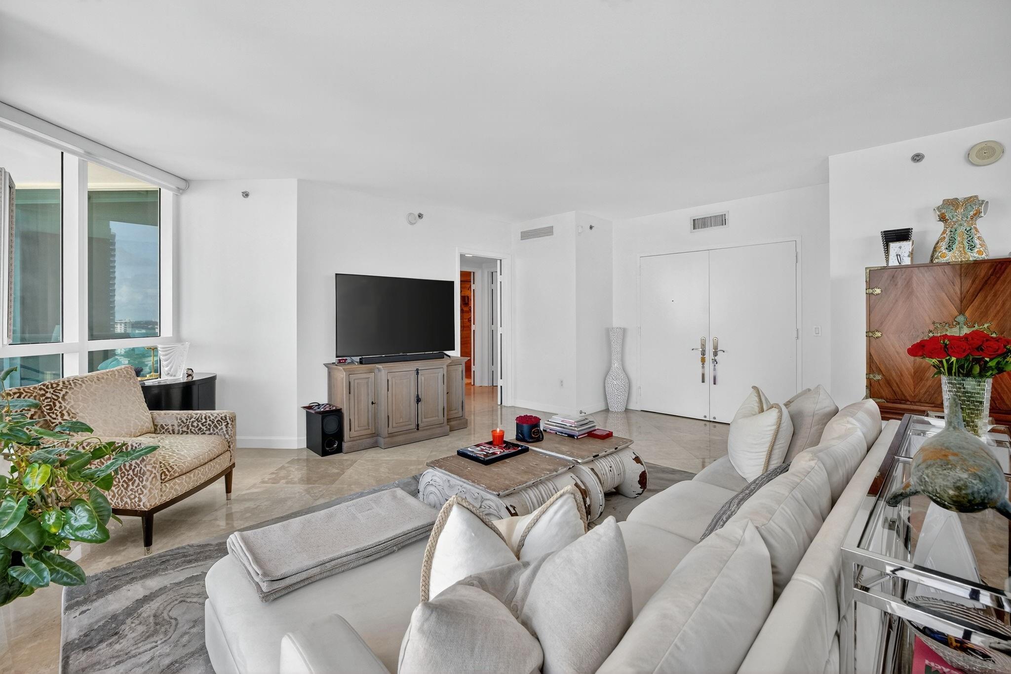 Las Olas Beach Club - Residential Lease