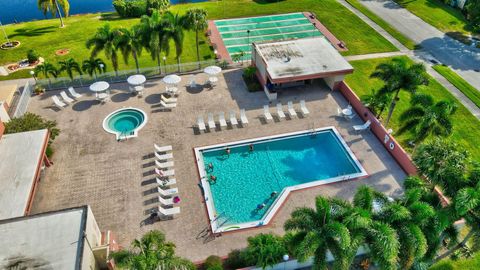 A home in Deerfield Beach