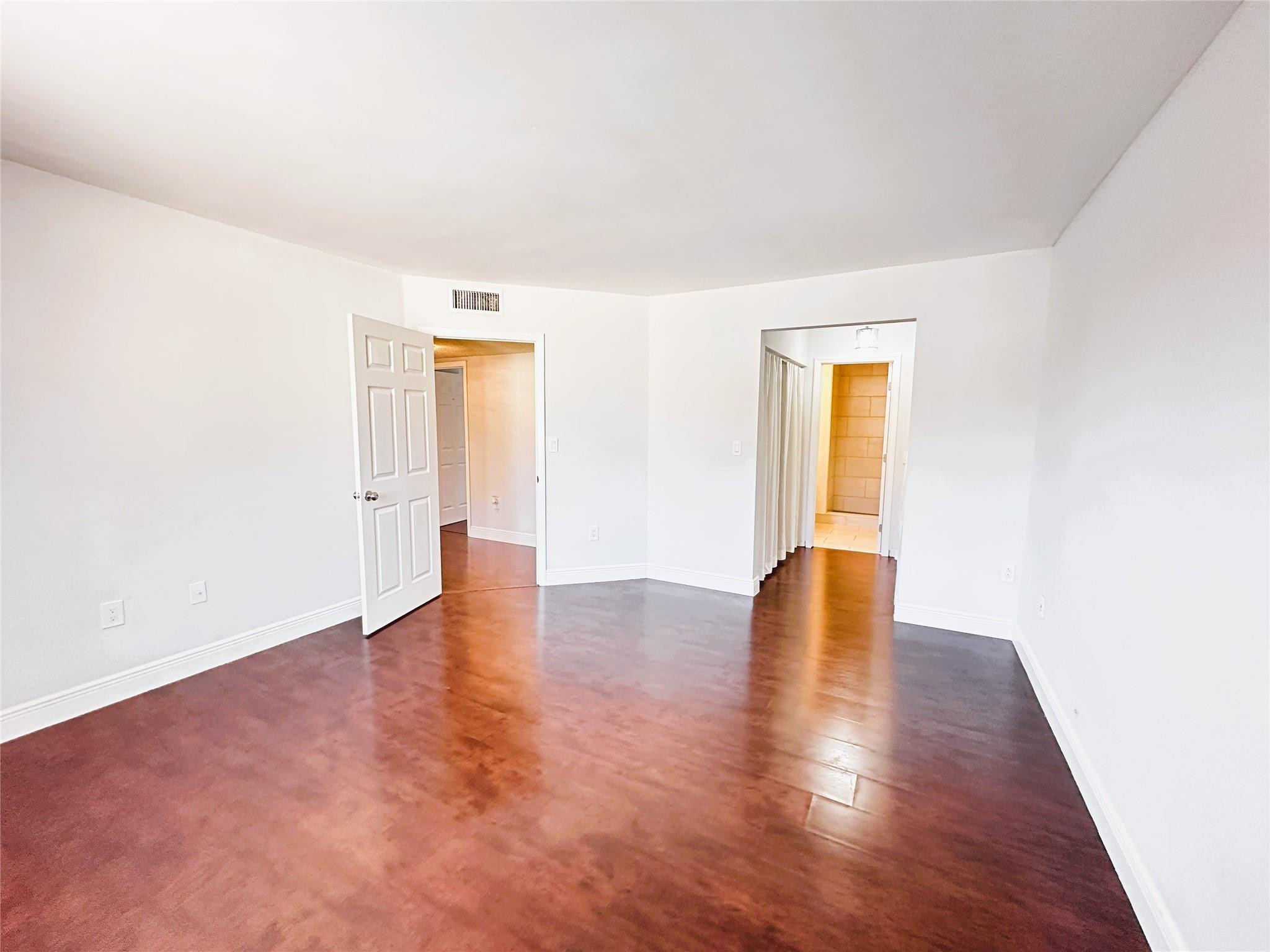MARINA REAL - Residential