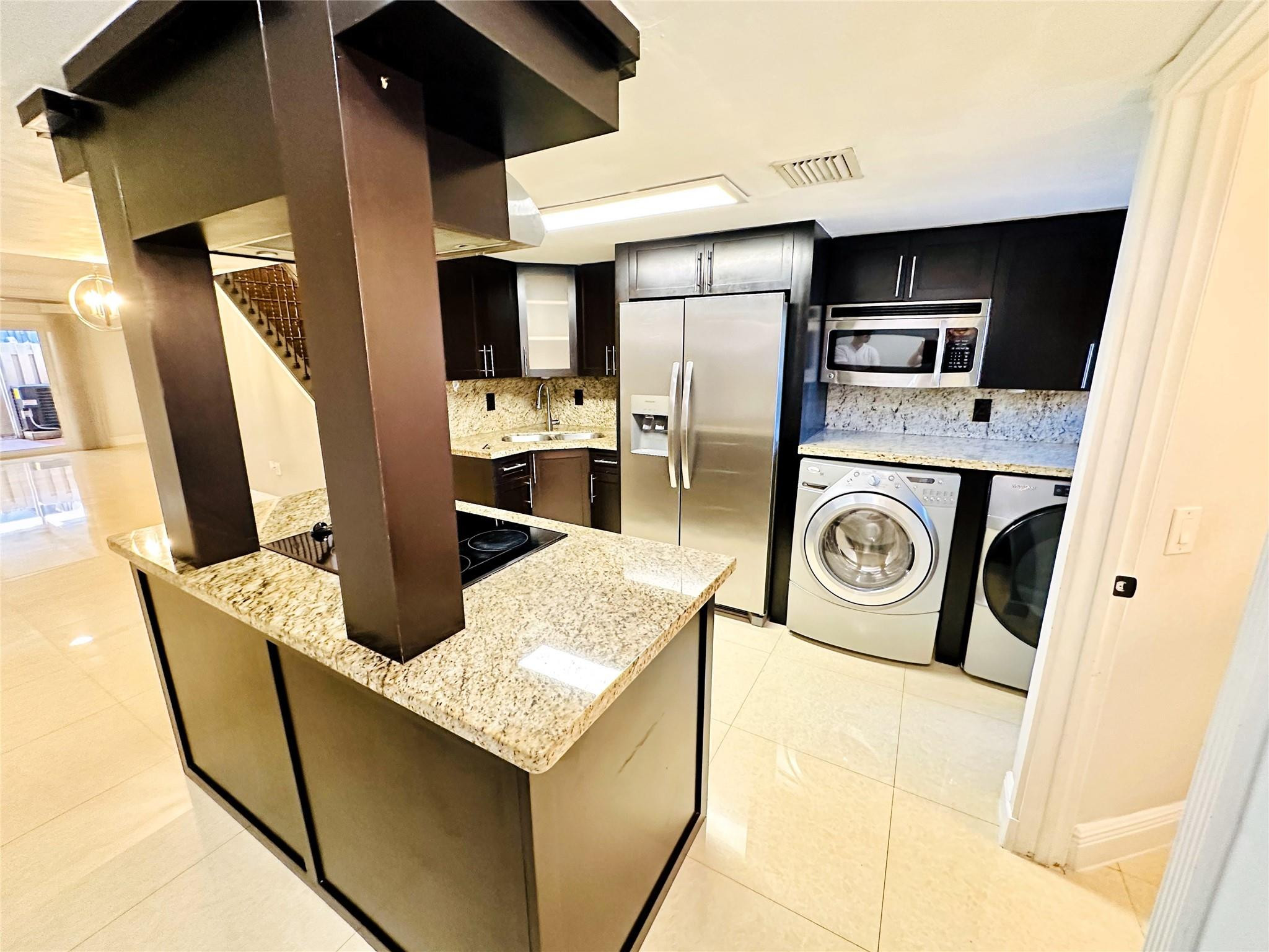 MARINA REAL - Residential