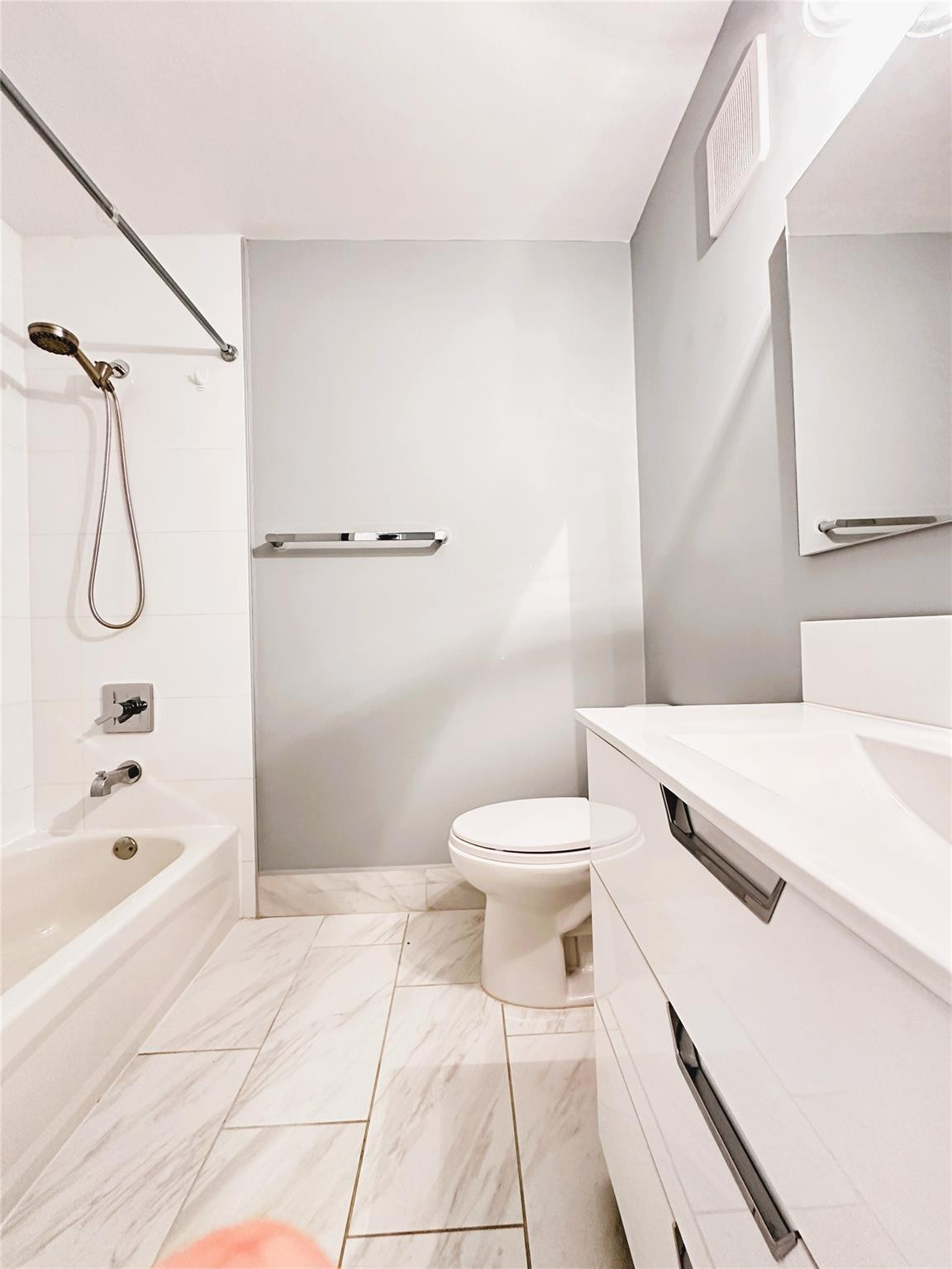 MARINA REAL - Residential