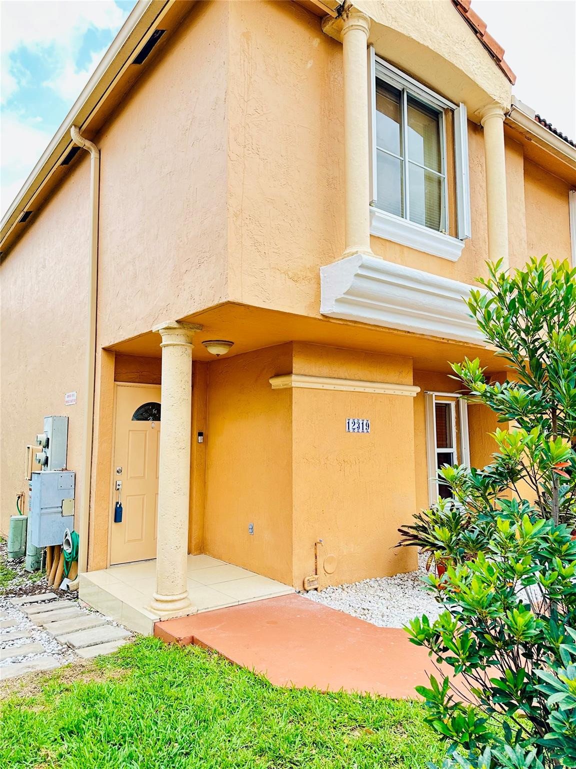 MARINA REAL - Residential